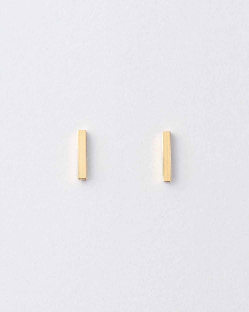 BOLD GOLD BAR PIERCE - 写真1枚目