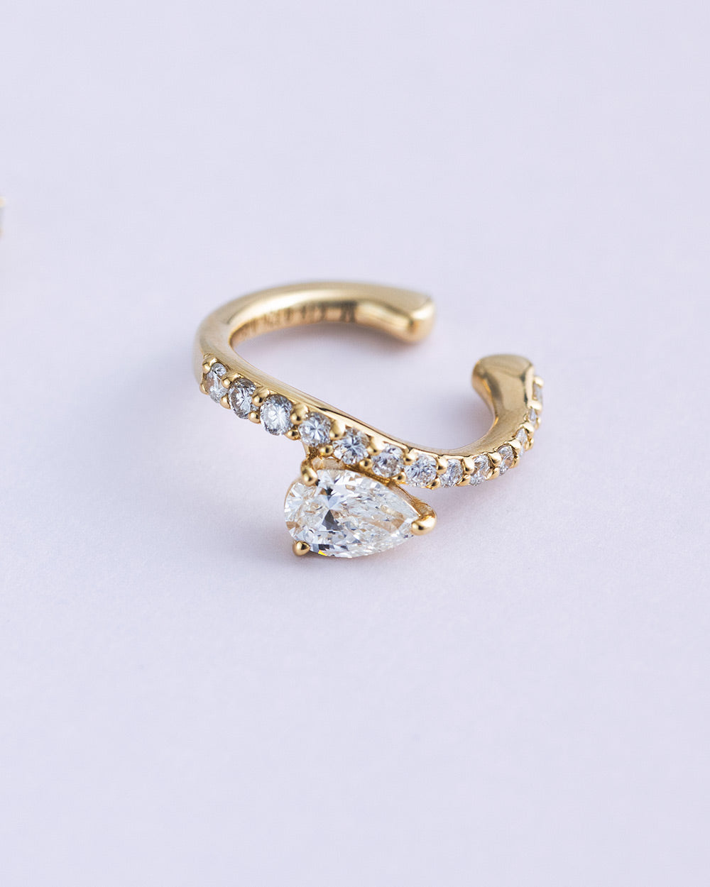 PEAR-SHAPE DIAMOND & CURVE LINE EAR CUFF　受注生産 - 写真8枚目