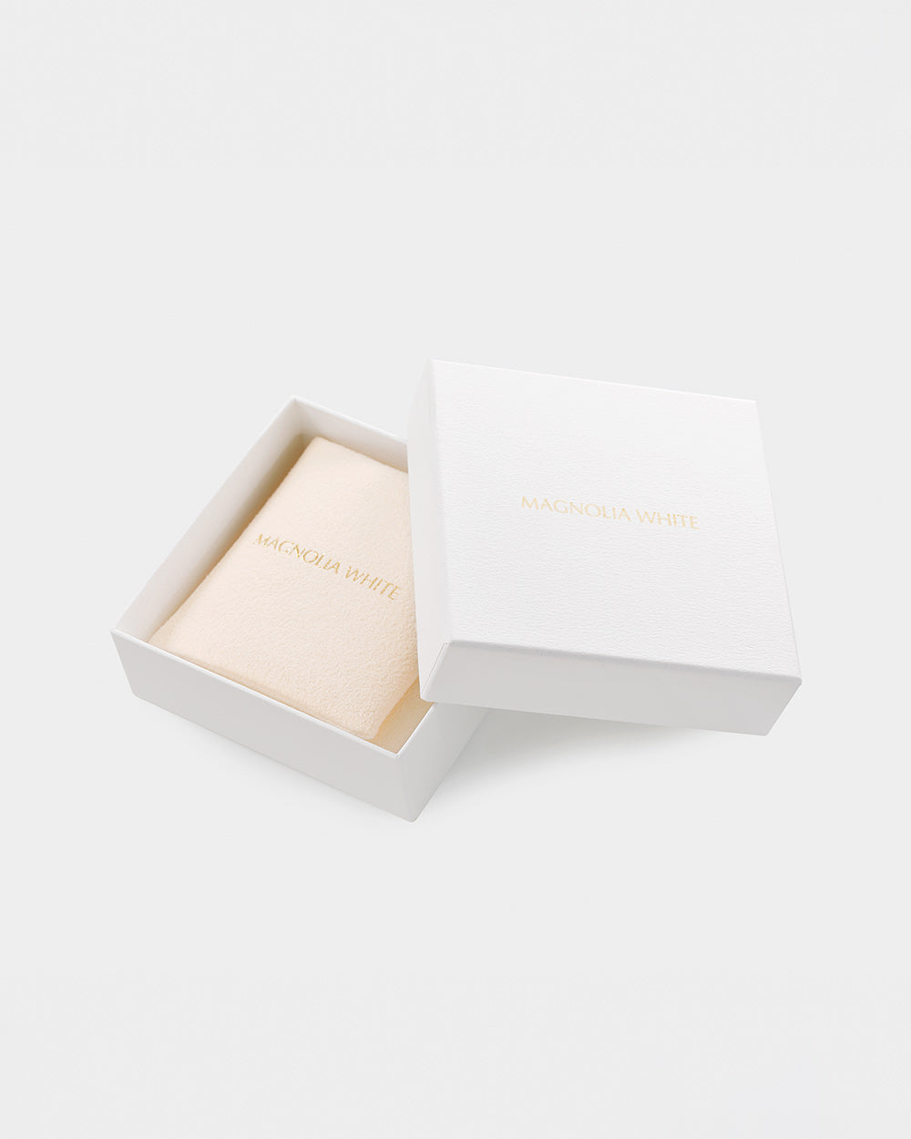 AURA PIERCE - 写真5枚目